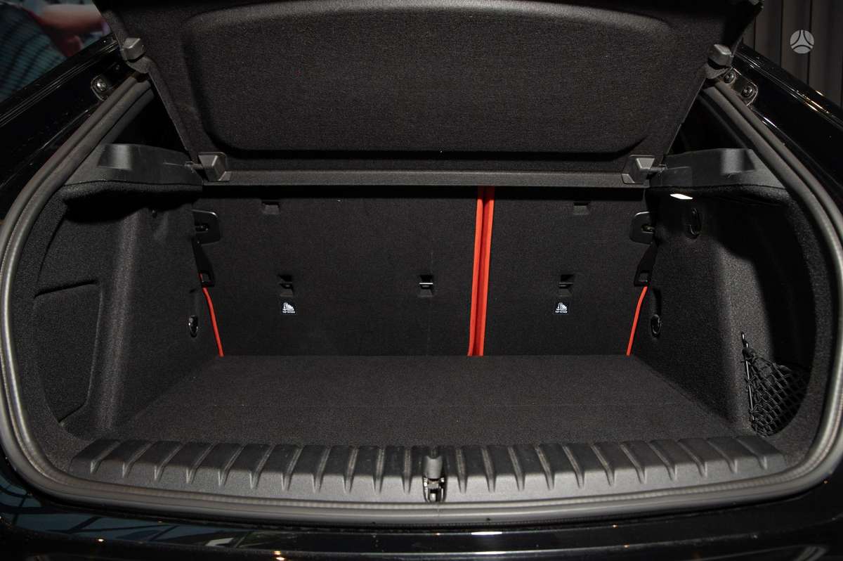 BMW 128, 2.0 l., Хэтчбек