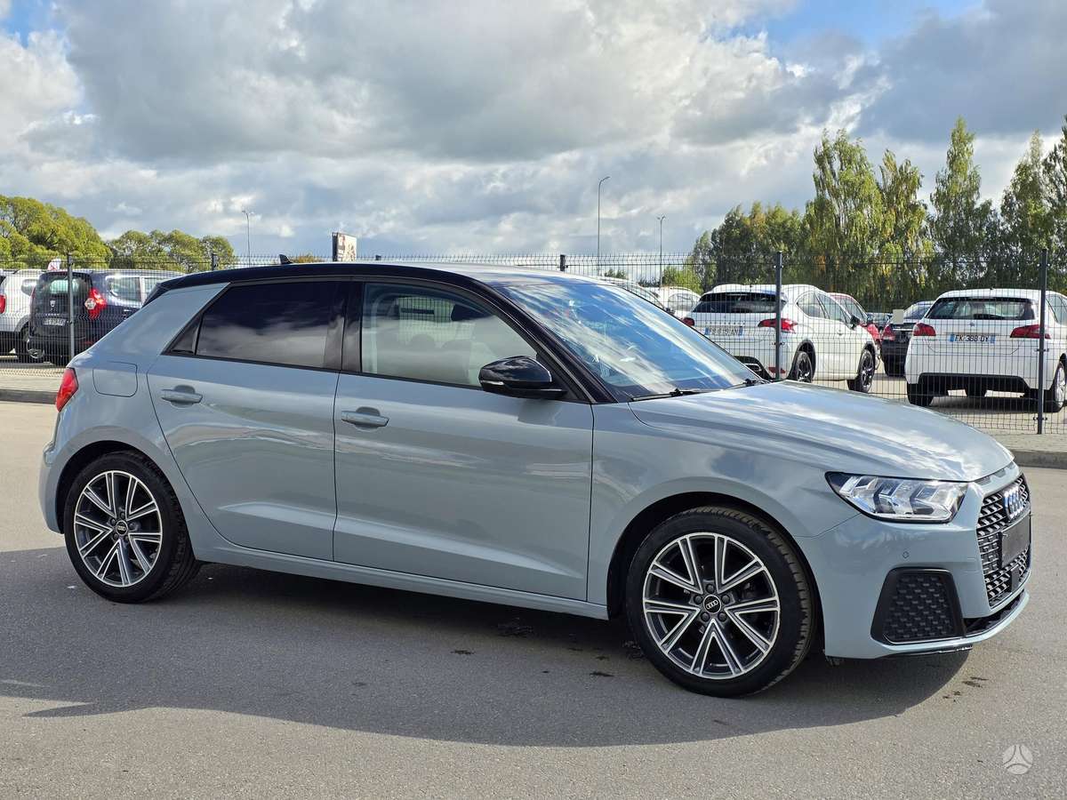 Audi A1, 1.0 l., Хэтчбек