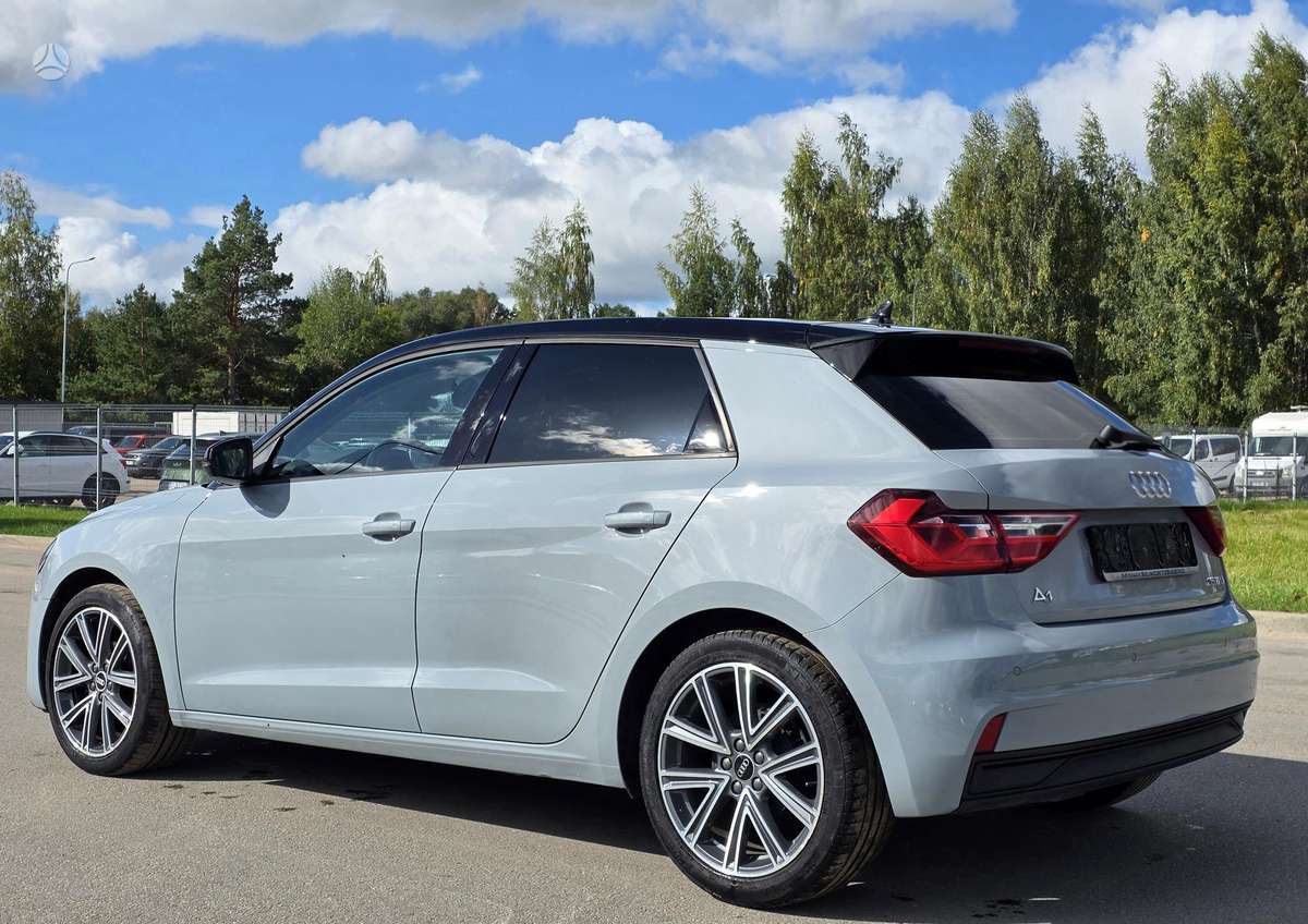 Audi A1, 1.0 l., hatchback