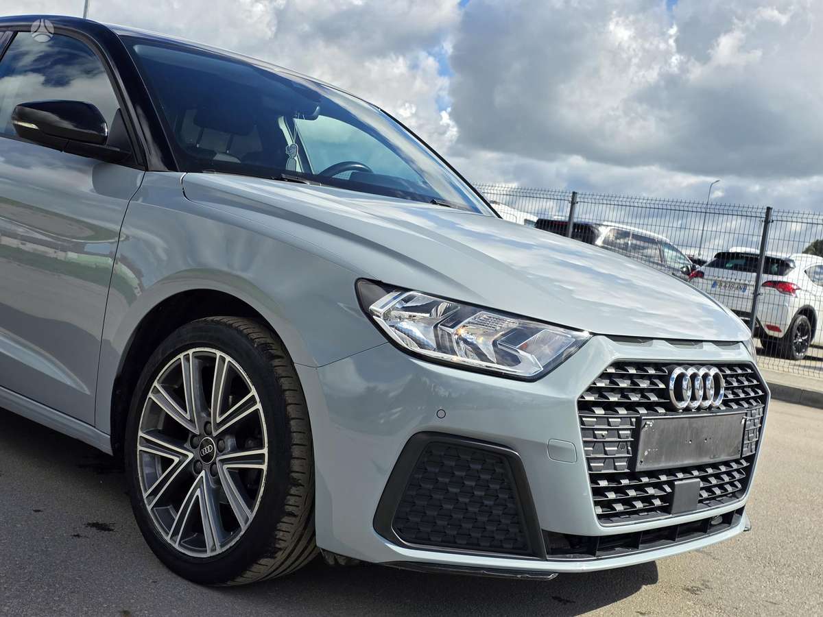 Audi A1, 1.0 l., hatchback
