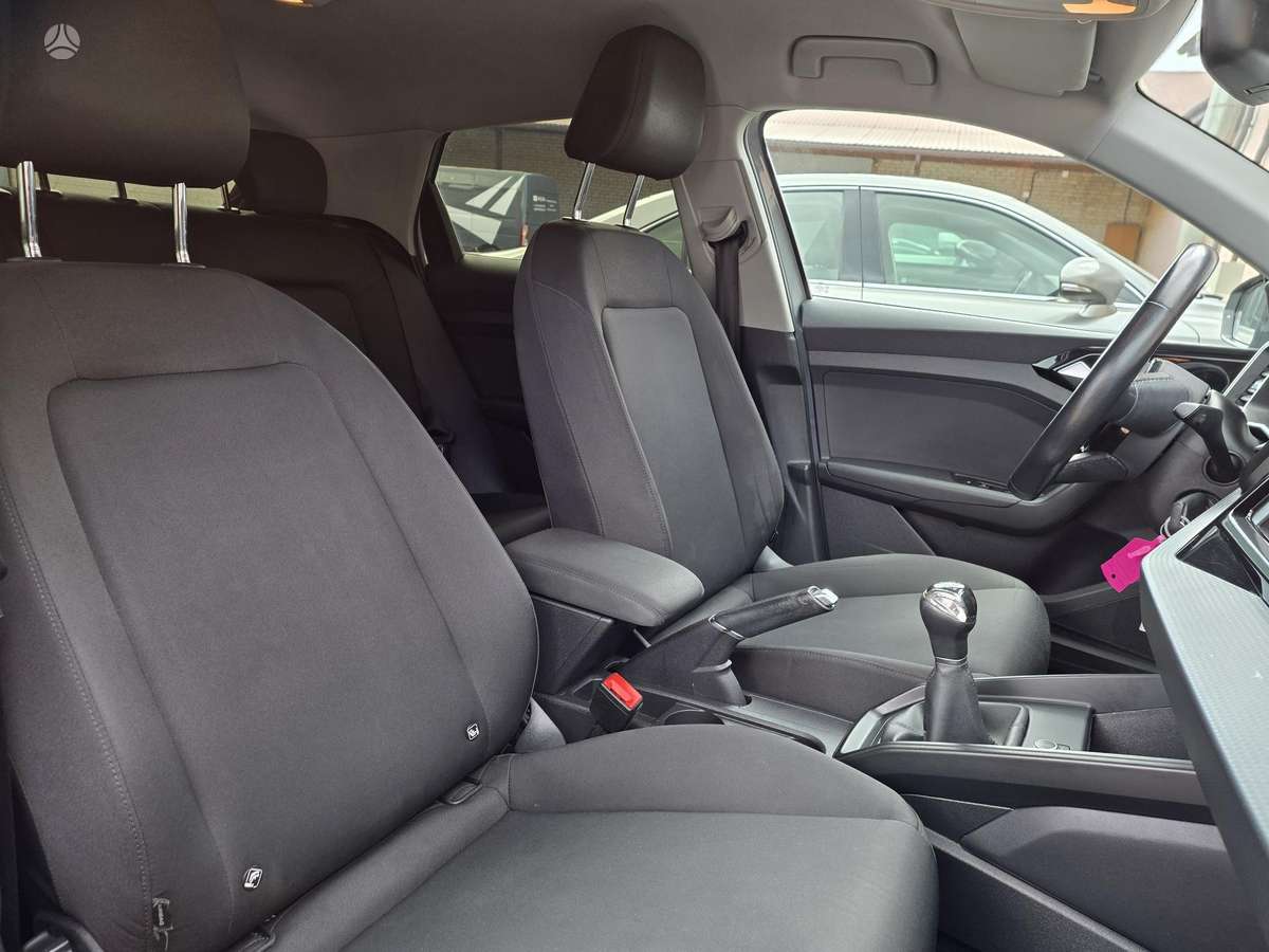 Audi A1, 1.0 l., Хэтчбек