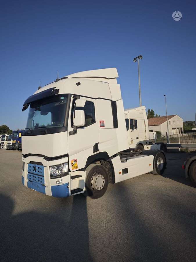 Renault T460 DTI 11, single sleeper