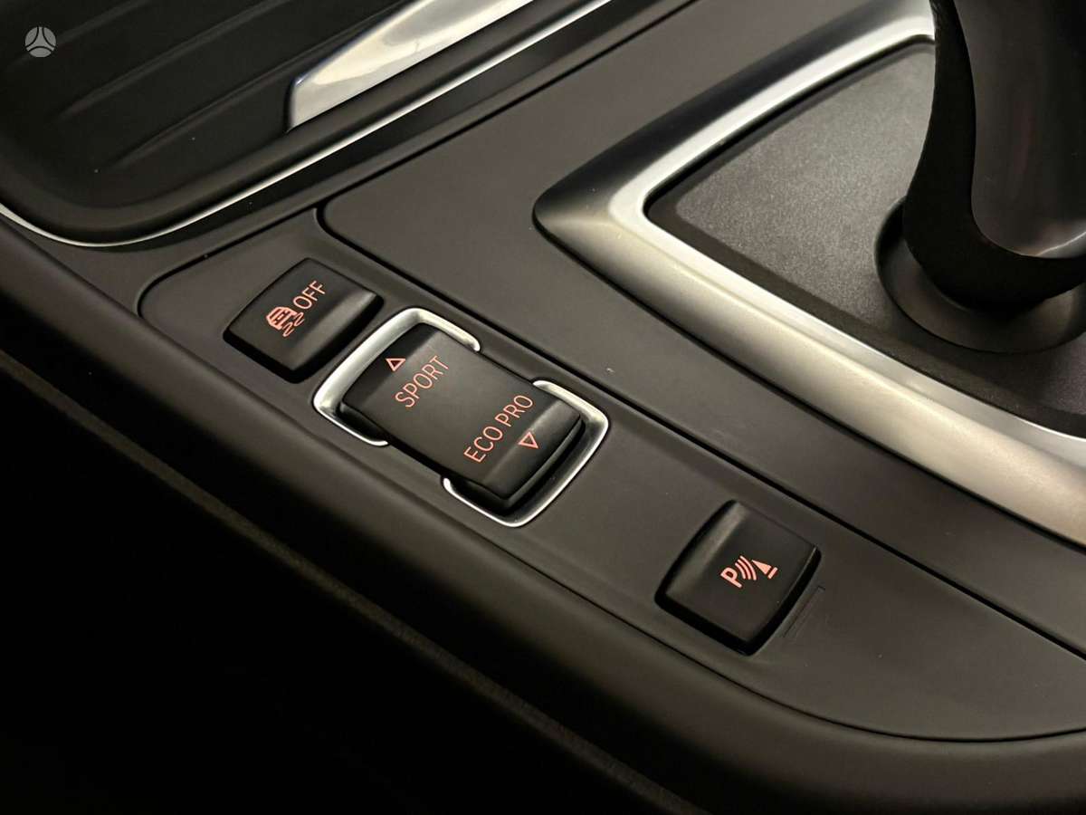 BMW 320, 2.0 l., Седан