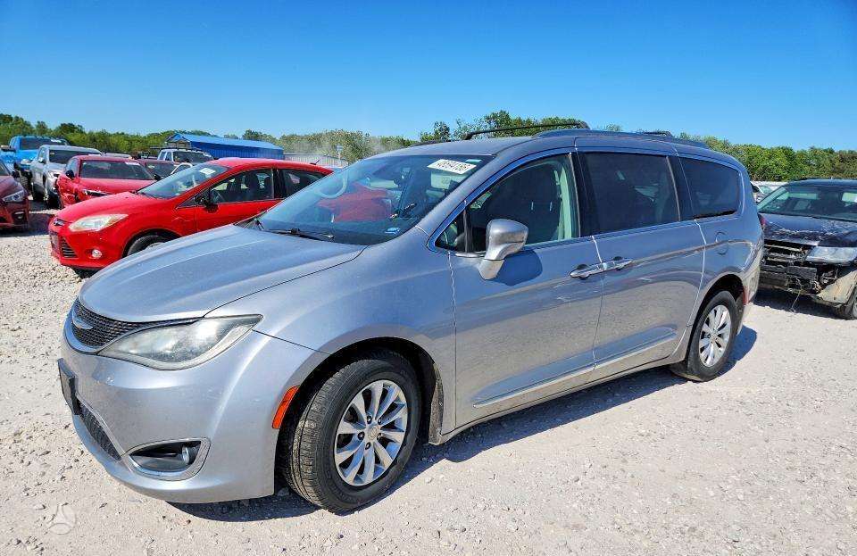 Chrysler Pacifica dalimis. Touring l spalvos kodas psc