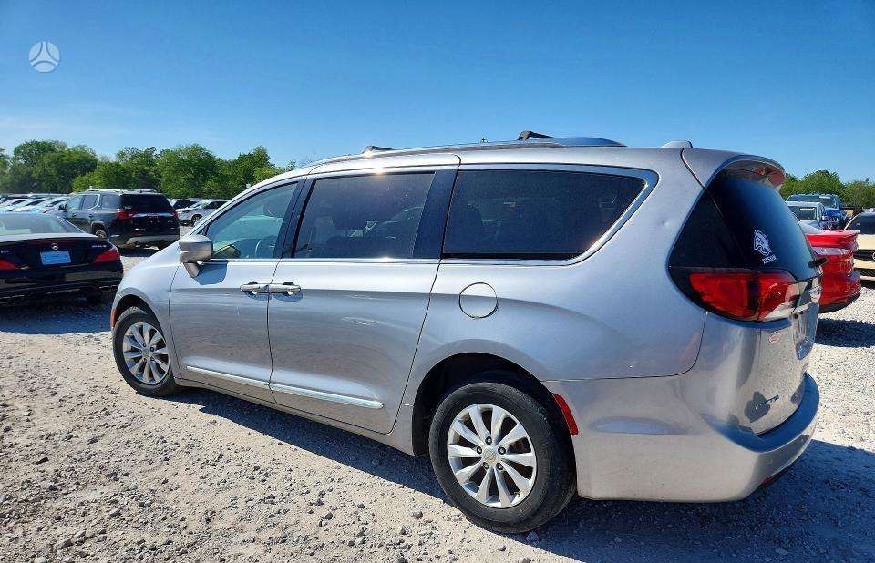 Chrysler Pacifica dalimis. Touring l spalvos kodas psc