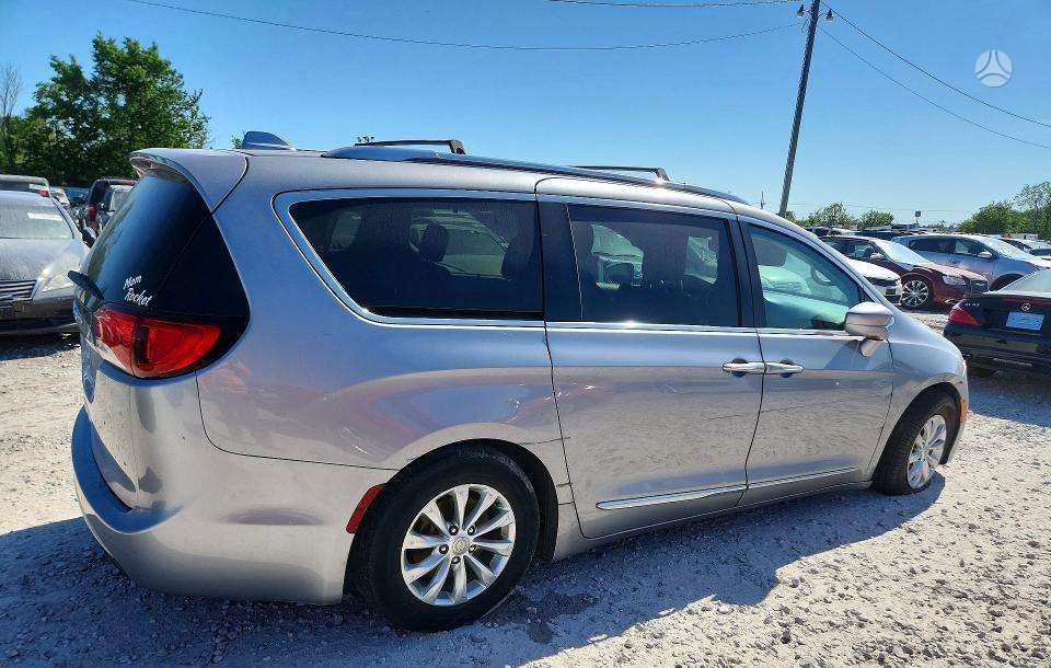 Chrysler Pacifica dalimis. Touring l spalvos kodas psc