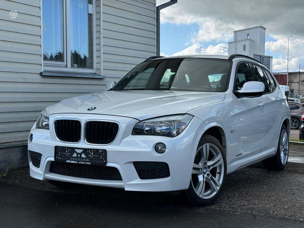 BMW X1, 2.0 l., off-road / crossover