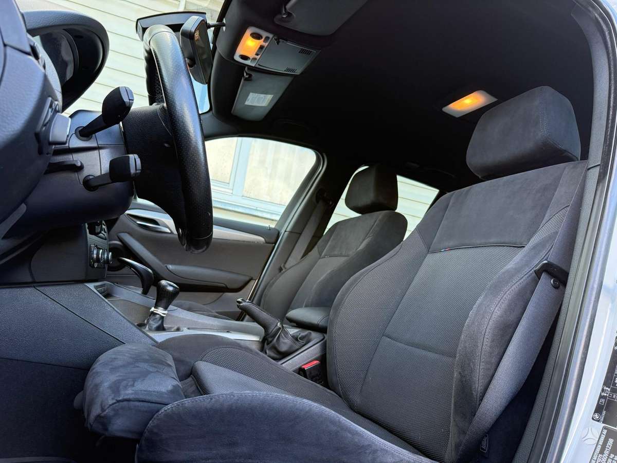 BMW X1, 2.0 l., off-road / crossover