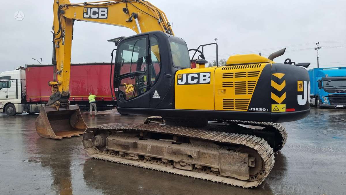 JCB JS 220 LC, ekskavatoriai
