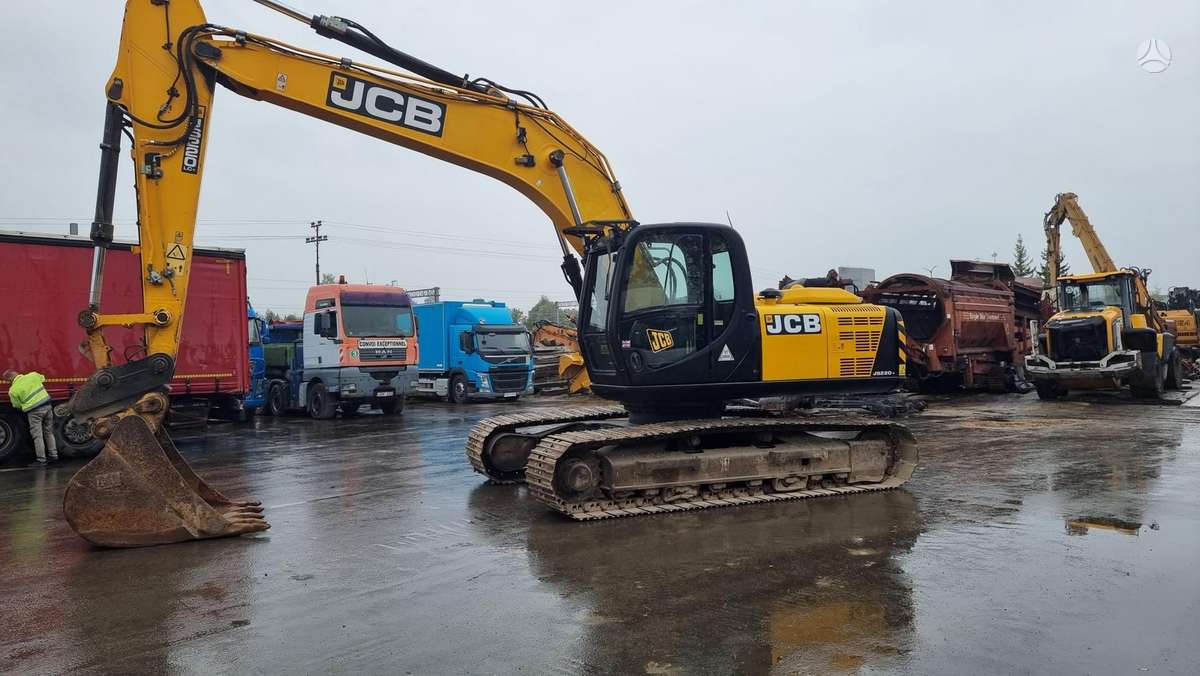 JCB JS 220 LC, ekskavatoriai