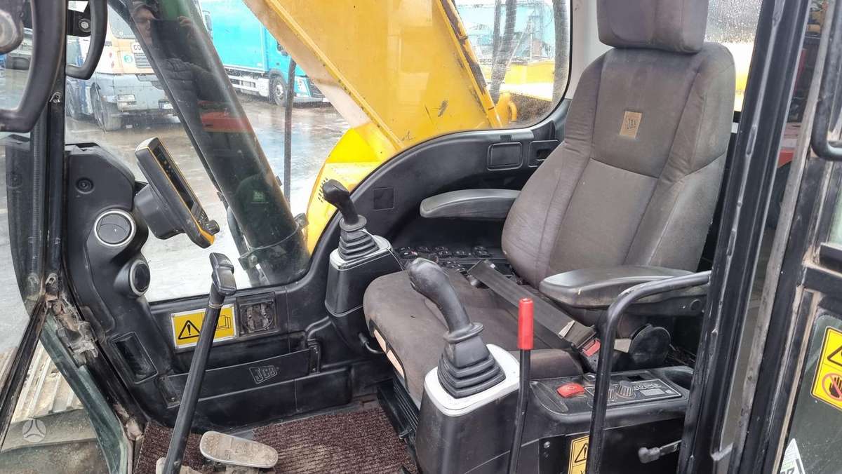 JCB JS 220 LC, экскаваторы