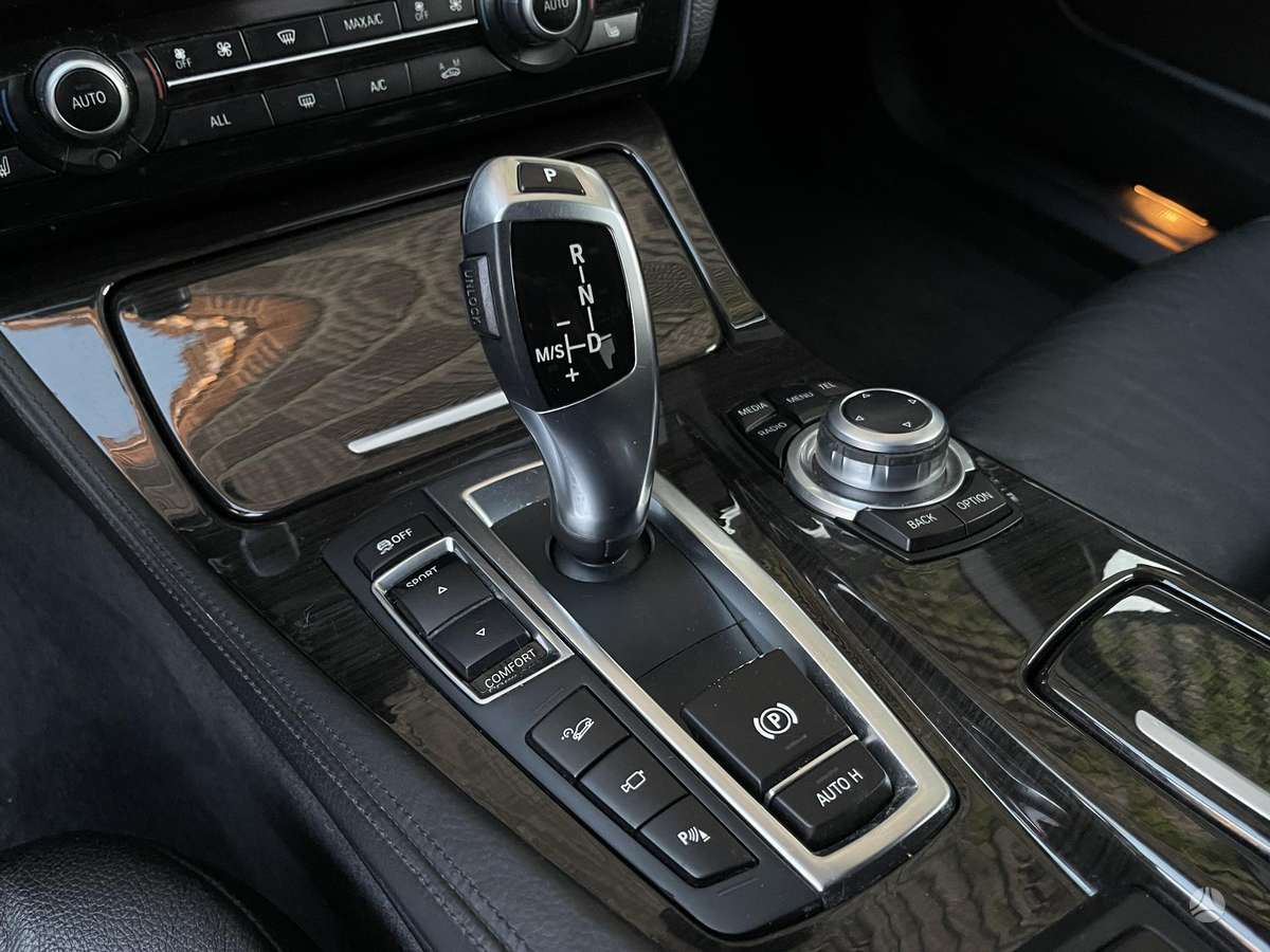 BMW 535, 3.0 l., Седан