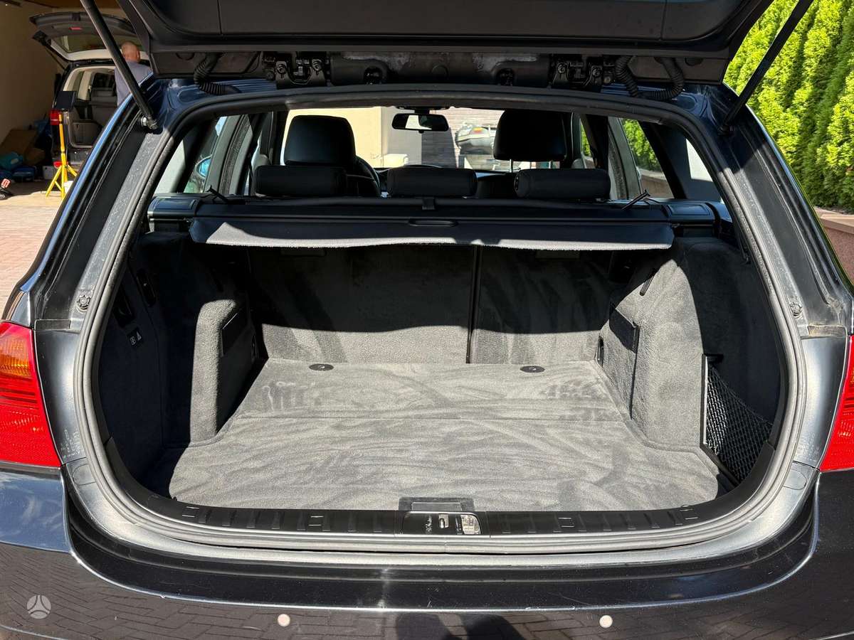 BMW 330, 3.0 l., wagon