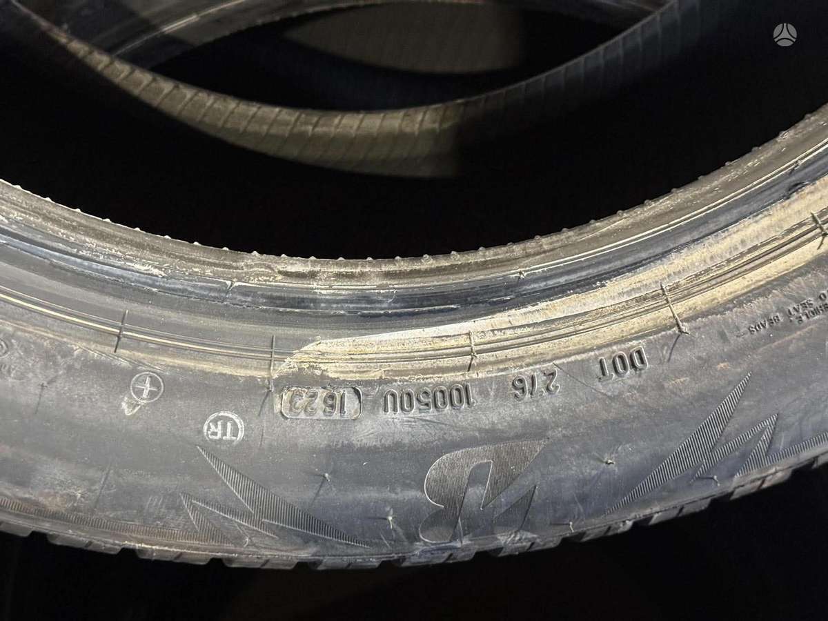 Bridgestone BLIZZAK LM005 | 2023, winter 235/55 R19