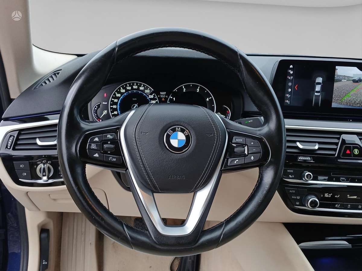 BMW 520, 2.0 l., Седан