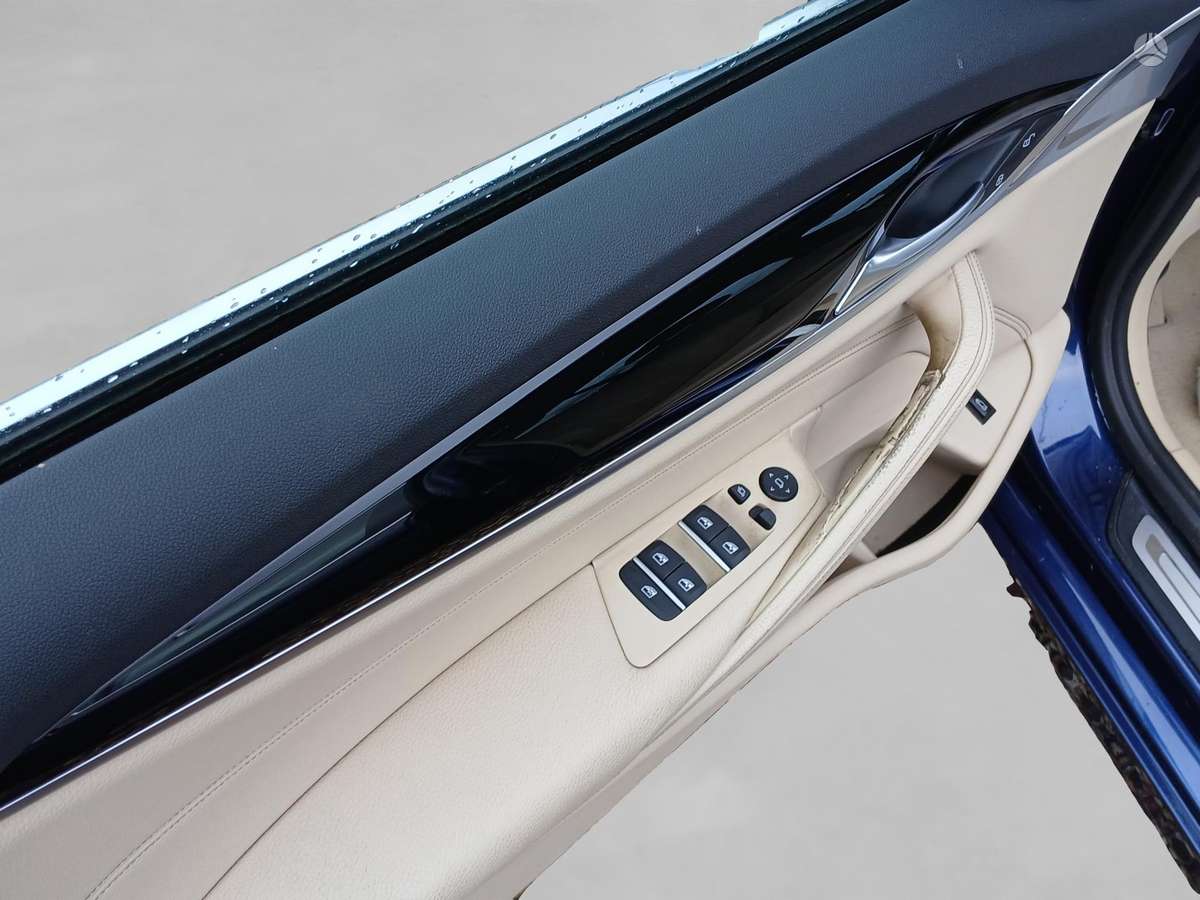 BMW 520, 2.0 l., Седан