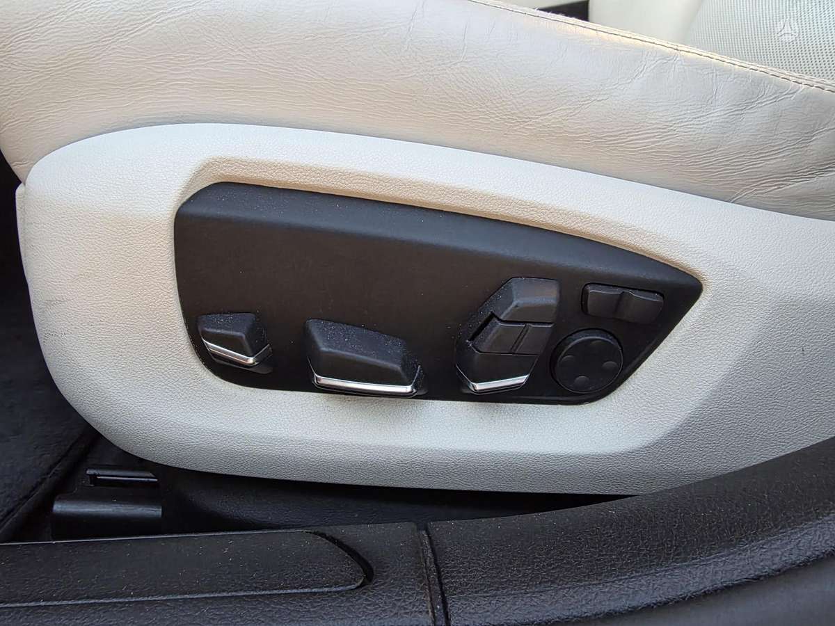 BMW 750, 4.4 l., Седан