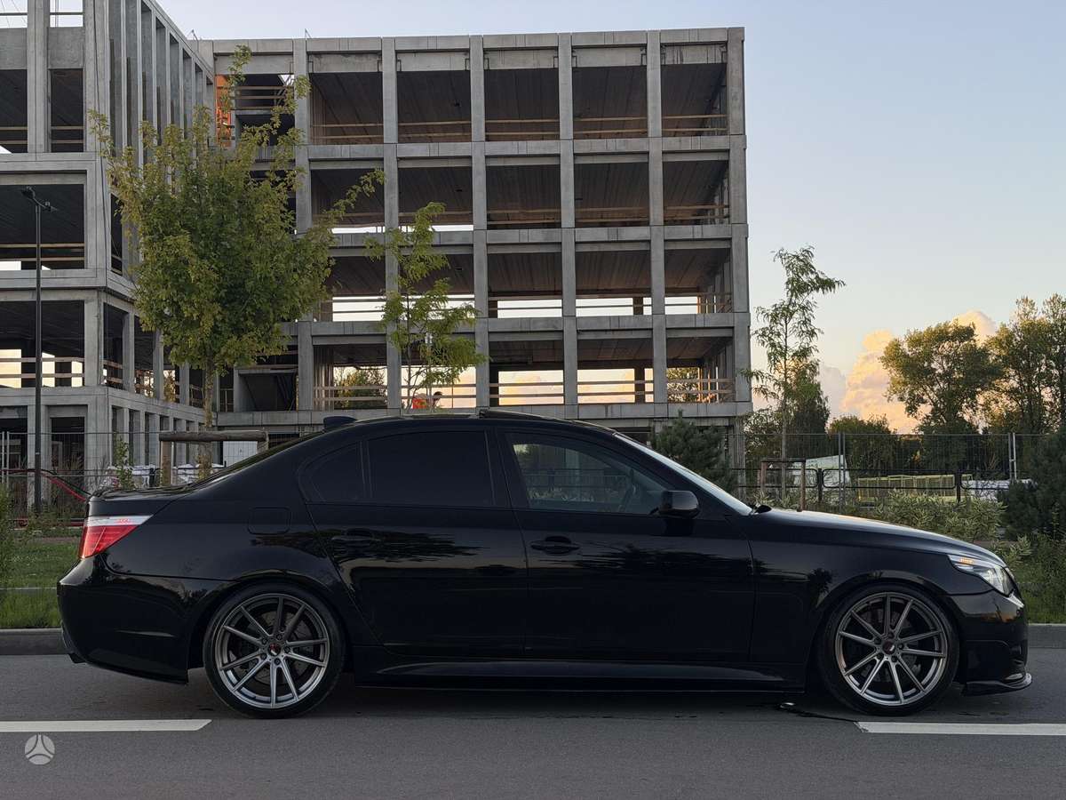 BMW 550, 4.8 l., Седан