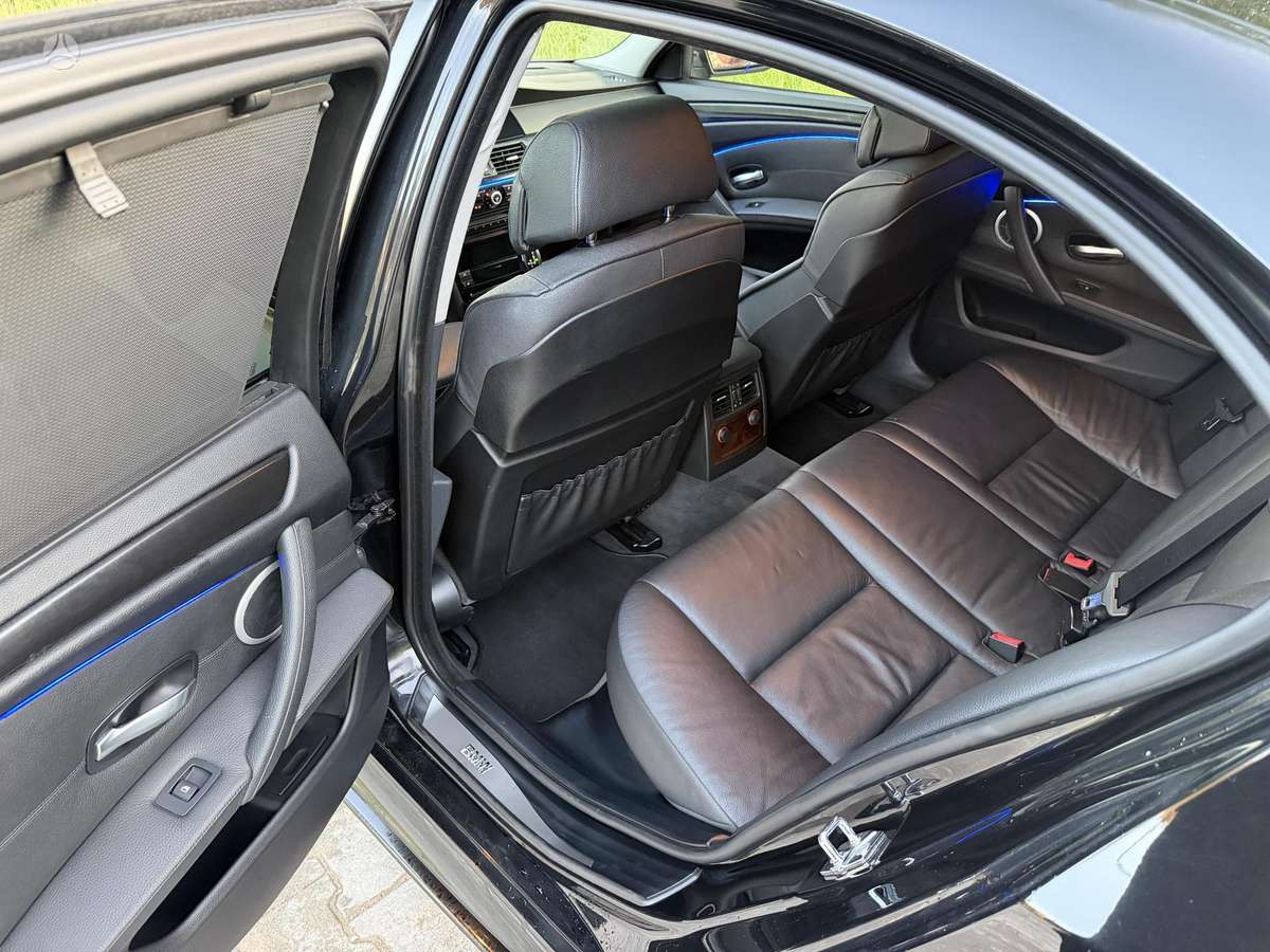 BMW 550, 4.8 l., Седан