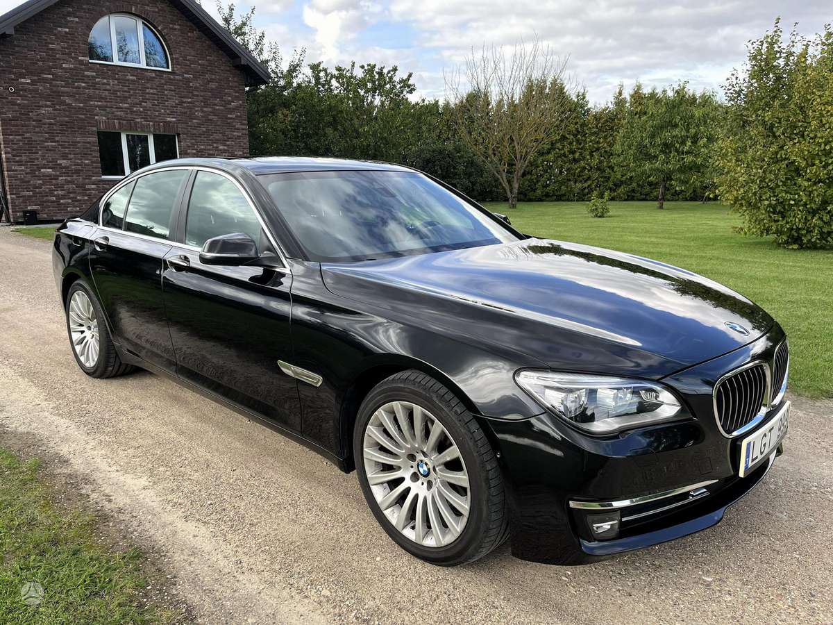 BMW 730, 3.0 l., Седан