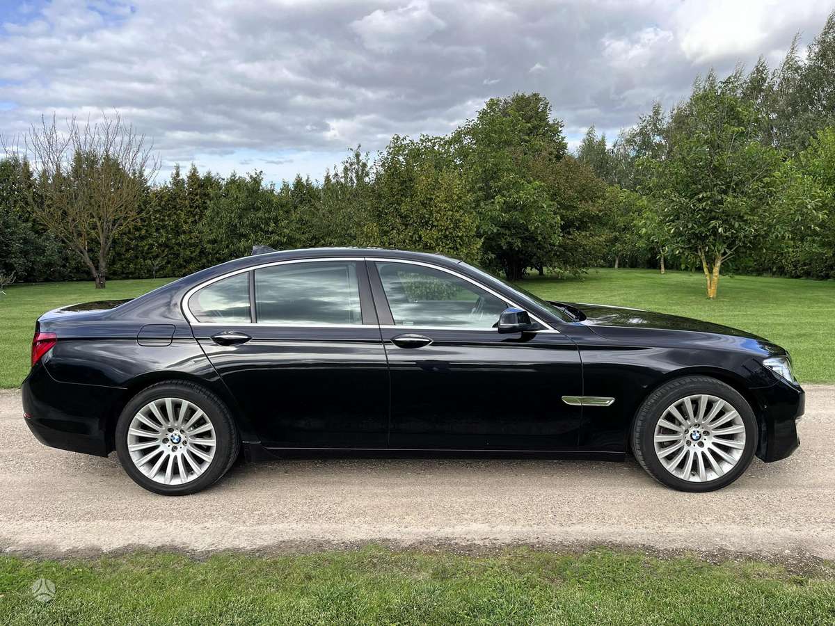 BMW 730, 3.0 l., Седан