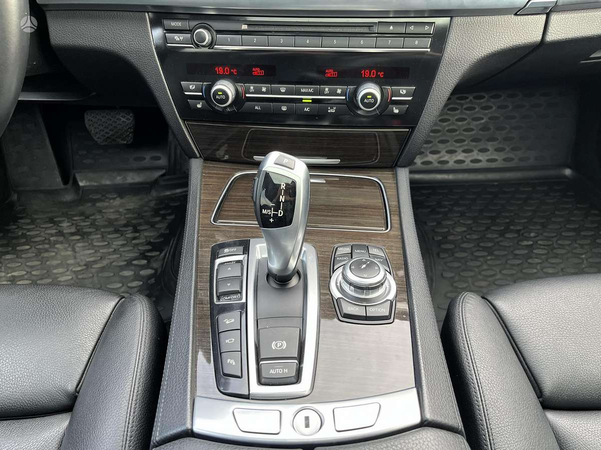 BMW 730, 3.0 l., Седан