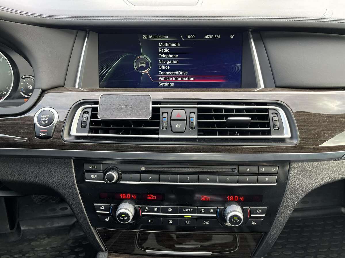 BMW 730, 3.0 l., Седан