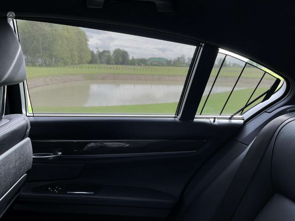 BMW 730, 3.0 l., Седан