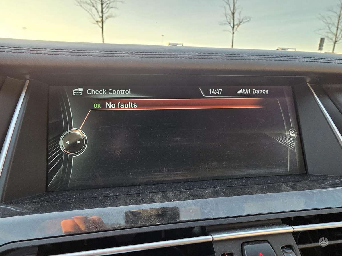 BMW 750, 4.4 l., Седан