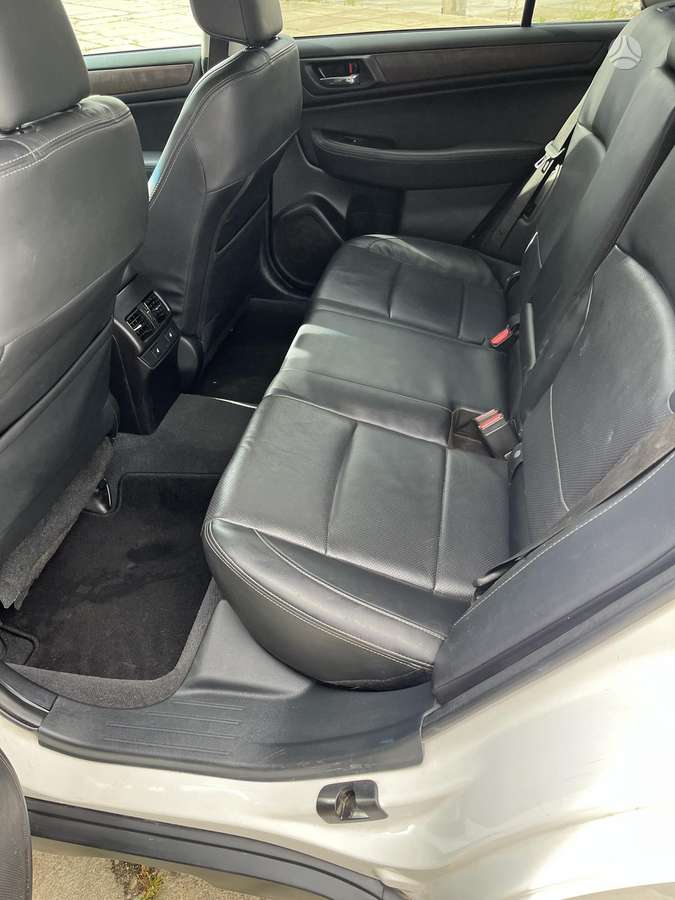 Subaru Outback, 3.6 l., off-road / crossover