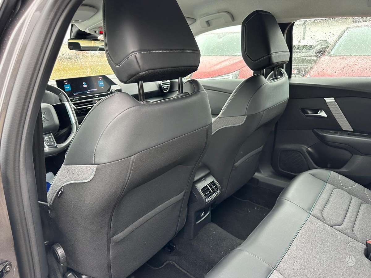 Citroen C4, 1.2 l., Хэтчбек