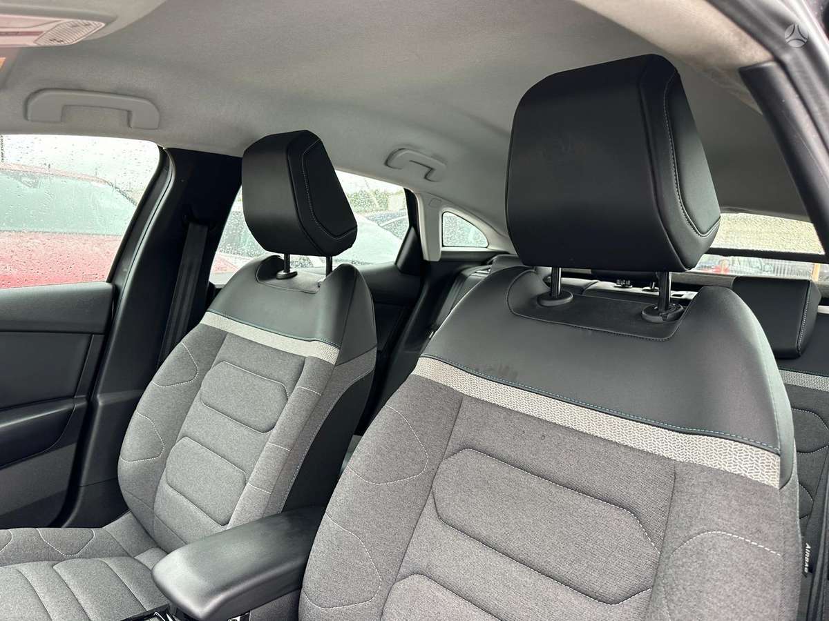 Citroen C4, 1.2 l., hatchback