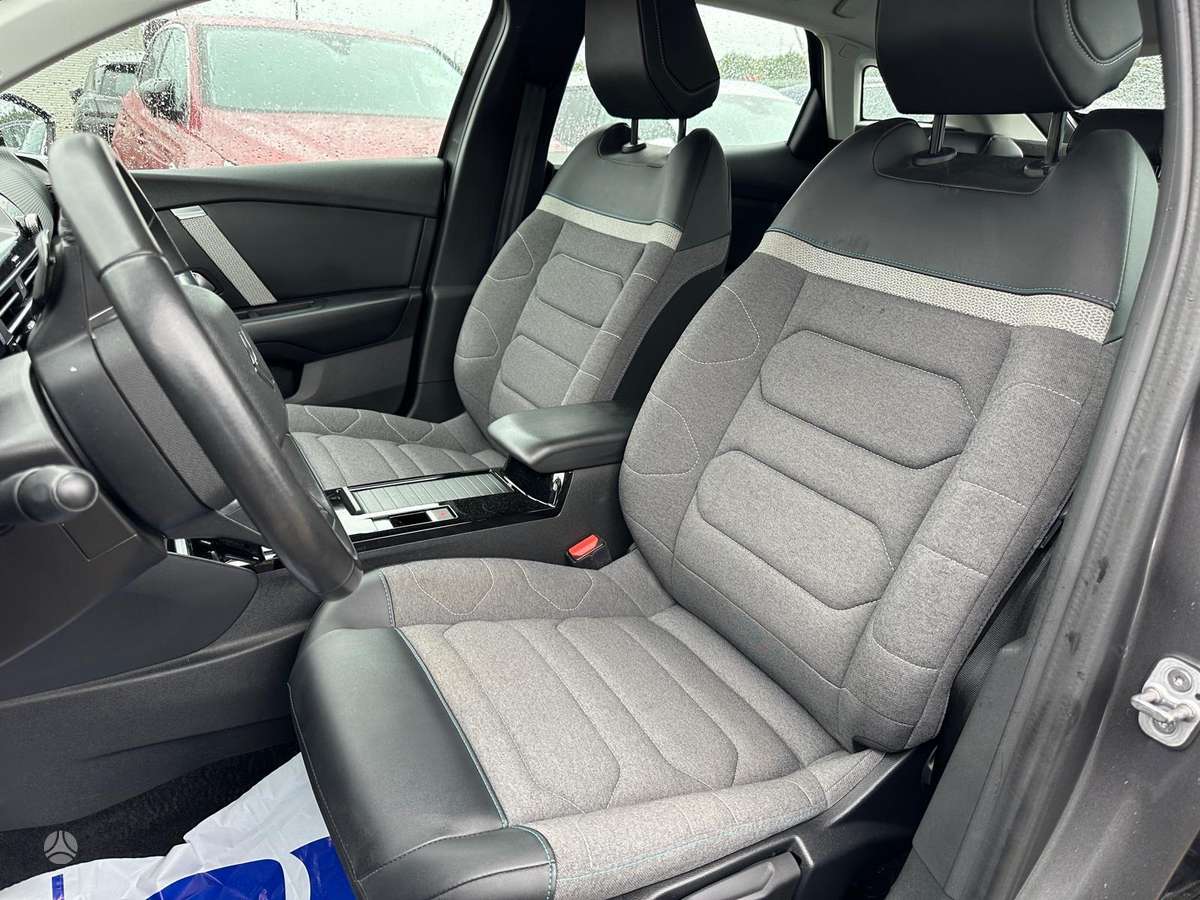 Citroen C4, 1.2 l., hatchback