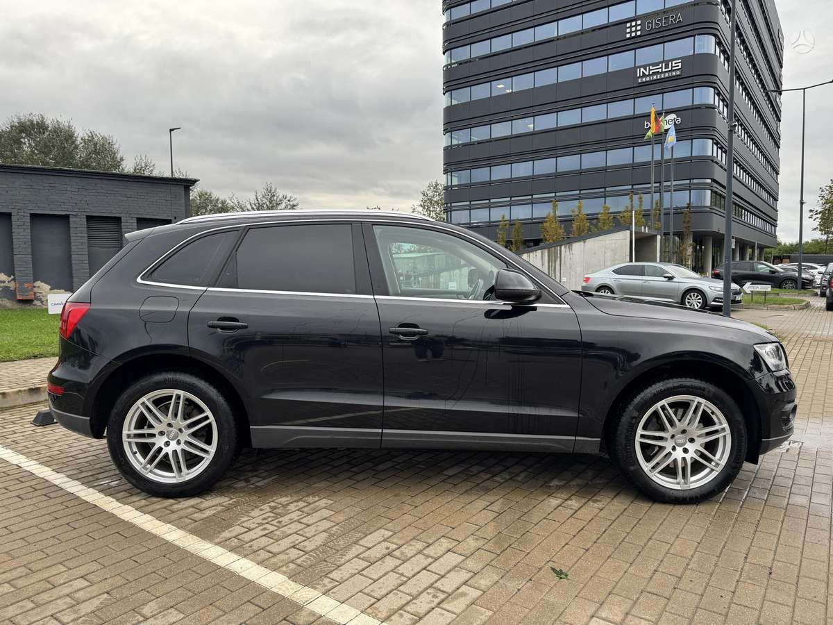 Audi Q5, 3.0 l., off-road / crossover