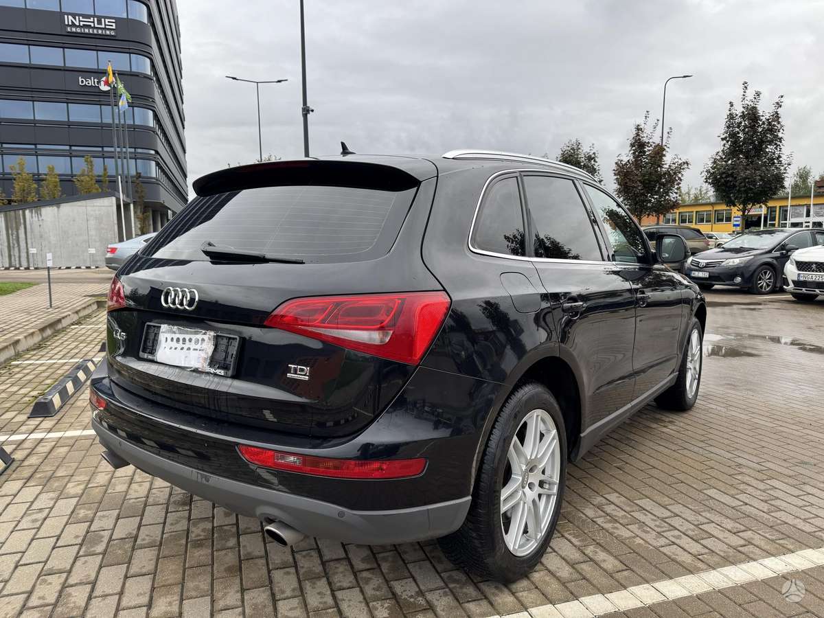 Audi Q5, 3.0 l., off-road / crossover
