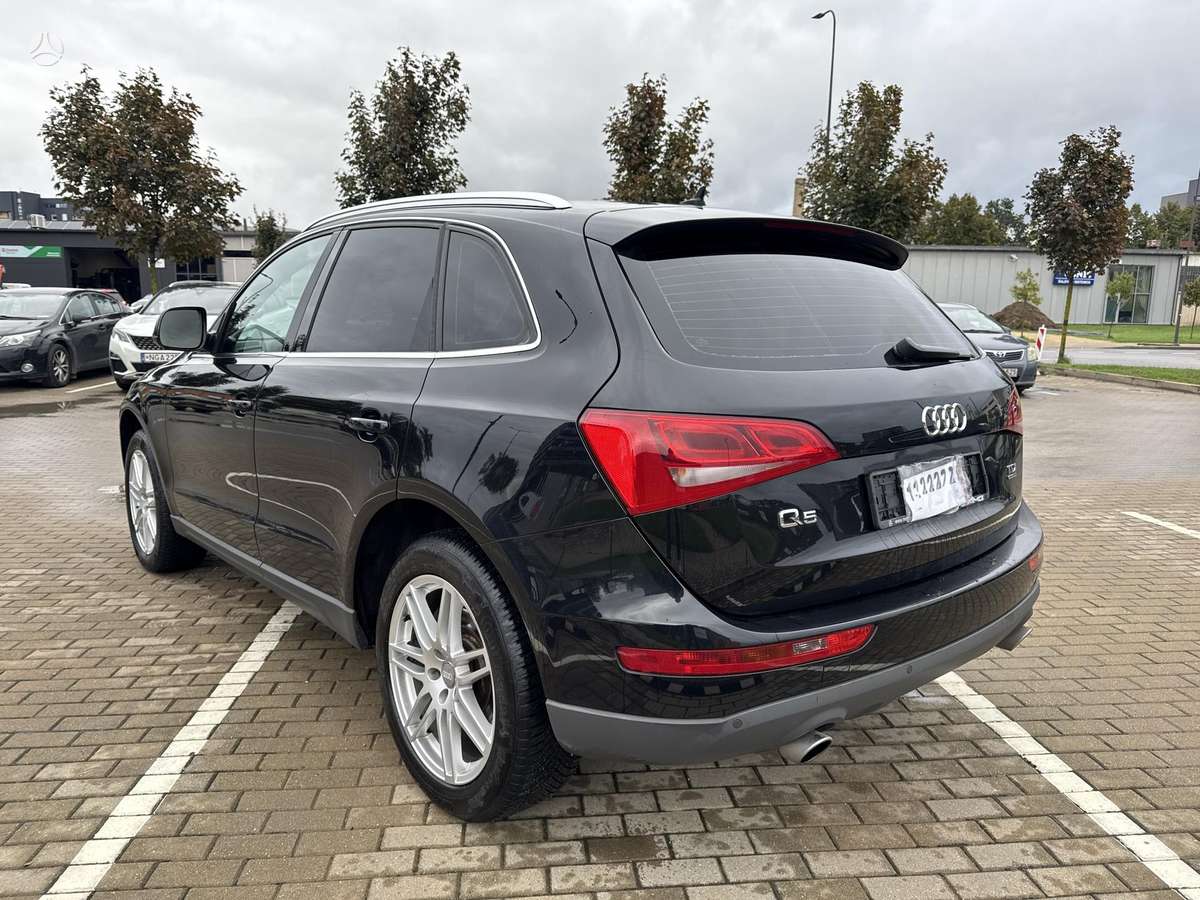 Audi Q5, 3.0 l., off-road / crossover