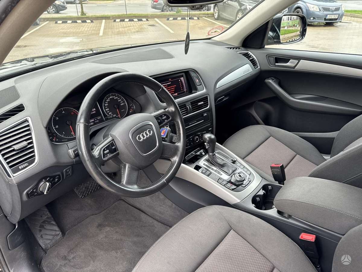 Audi Q5, 3.0 l., off-road / crossover