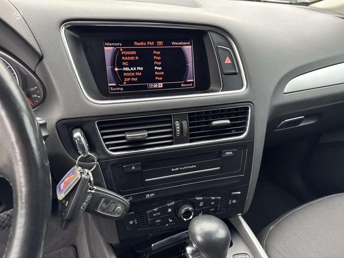 Audi Q5, 3.0 l., off-road / crossover