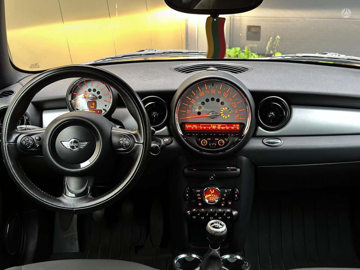 Mini Cooper, 1.6 l., Хэтчбек