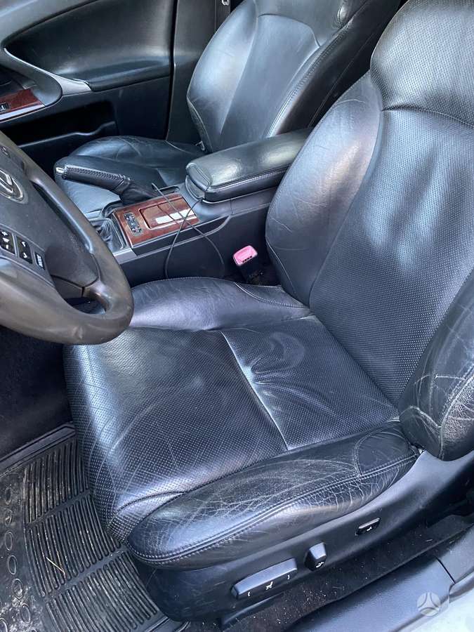 Lexus IS 220, sedanas