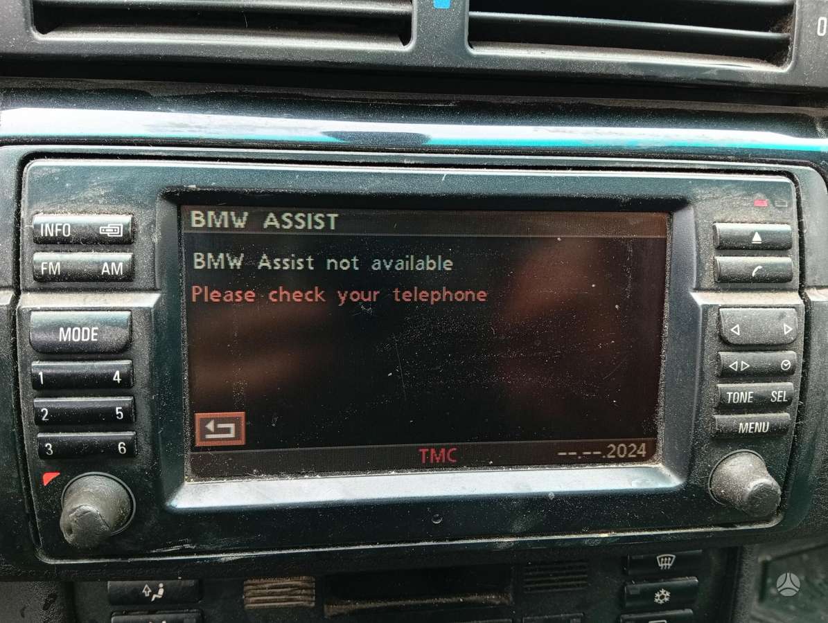 BMW 320 dalimis