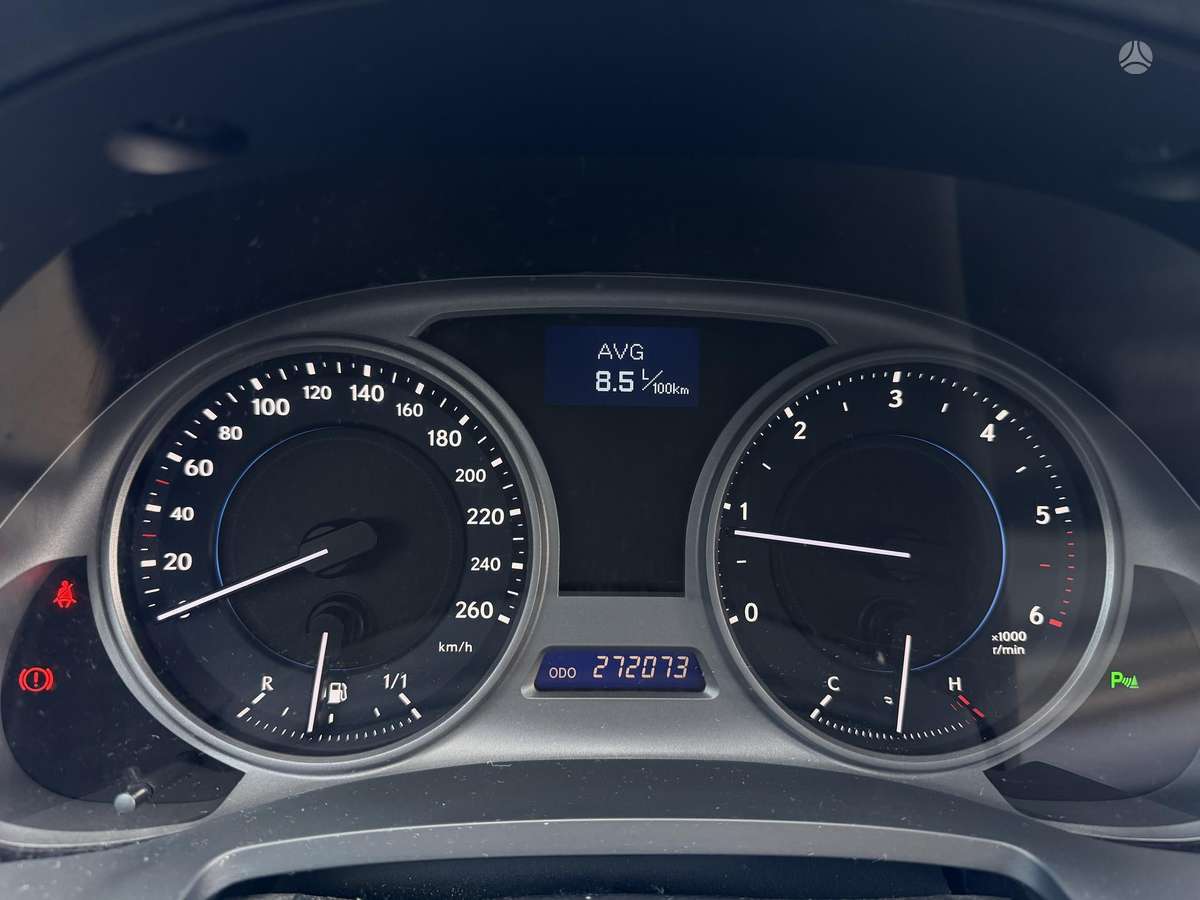 Lexus IS 220, 2.2 l., Седан