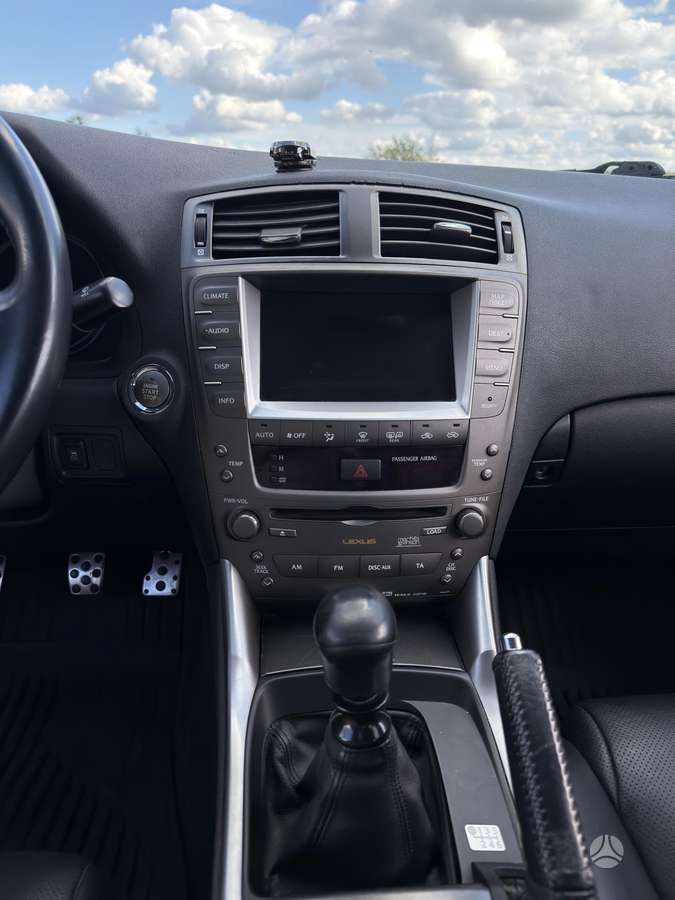 Lexus IS 220, 2.2 l., Седан