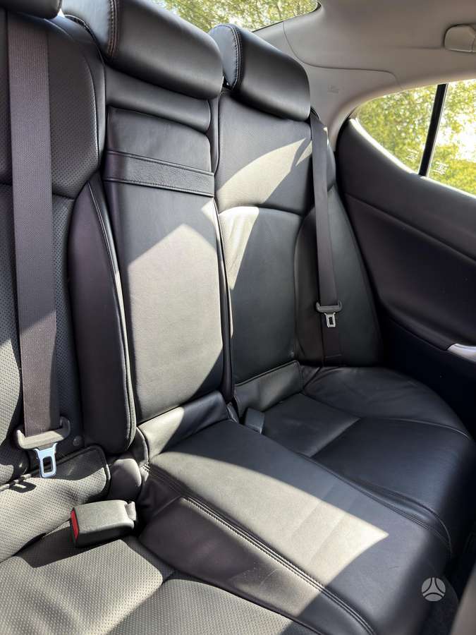 Lexus IS 220, 2.2 l., Седан