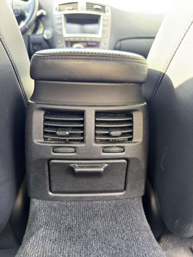 Lexus IS 220, 2.2 l., Седан