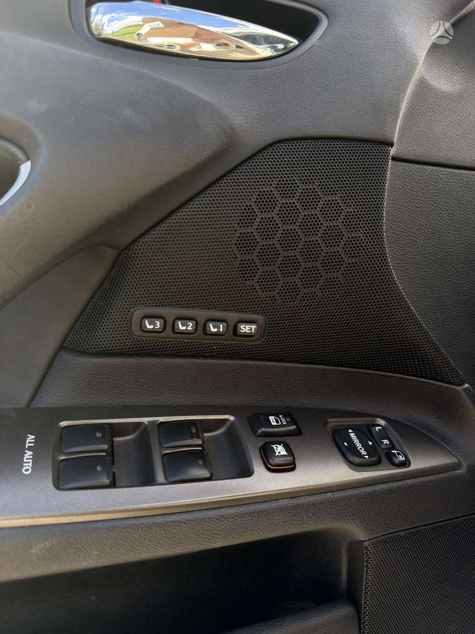 Lexus IS 220, 2.2 l., Седан
