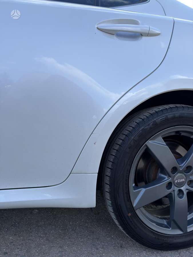 Lexus IS 220, 2.2 l., Седан