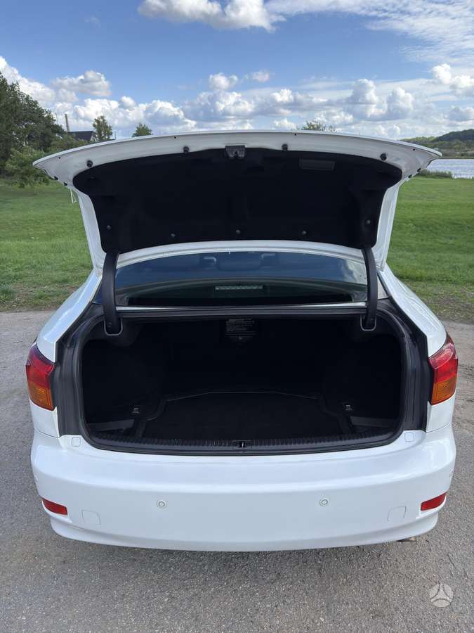 Lexus IS 220, 2.2 l., Седан