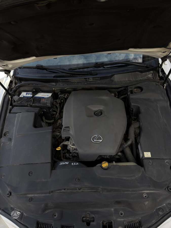 Lexus IS 220, 2.2 l., Седан