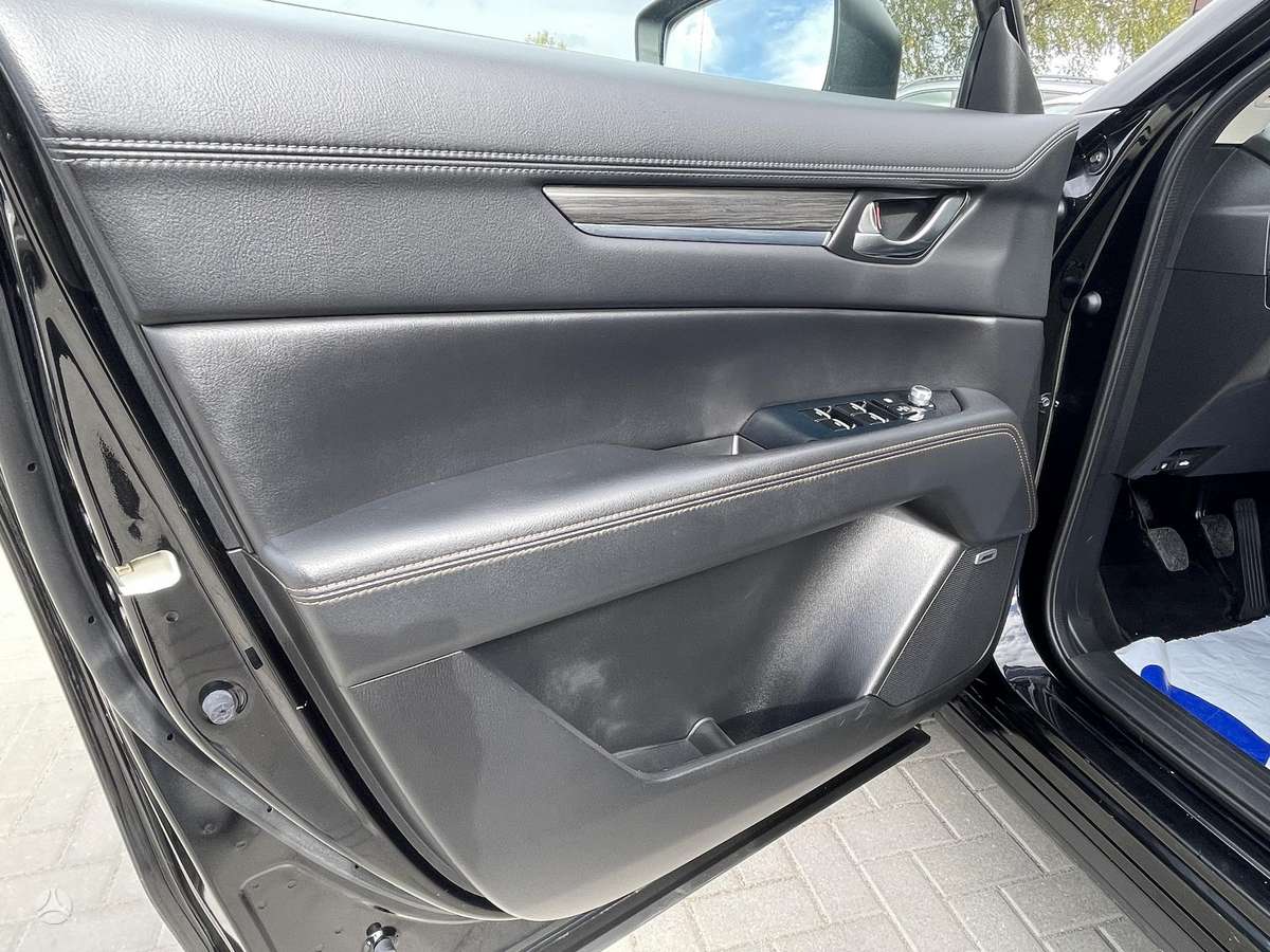 Mazda CX-5, 2.2 l., off-road / crossover